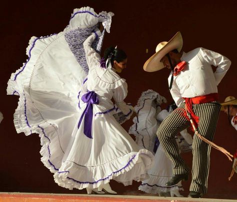 Beautiful Folklorico Couple Folklorico Dancing, Folklorico Aesthetic, Folkloric Dress, Folklorico Dresses, America Dress, Mexican Skirts, Mexican Quinceanera Dresses, Mexican Folklore, Traditional Mexican Dress