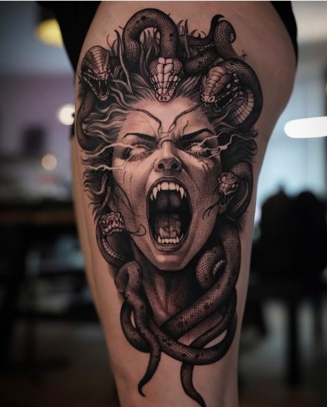 Medusa Tattoo Thigh, Front Thigh Tattoos, Medusa Drawing, Tato Paha, Medusa Tattoo Design, Tattoo Thigh, Geniale Tattoos, Medusa Tattoo, Greek Tattoos