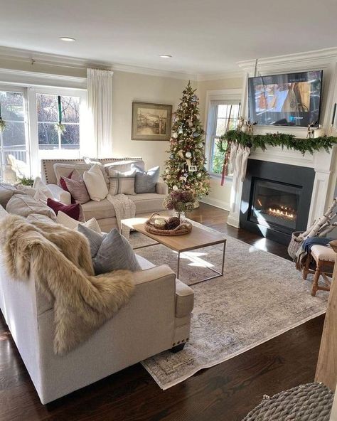 Studded Couch Living Room, Christmas Tree Placement In Living Room Small, Living Room With Christmas Tree, White Christmas Living Room, Christmas Couch, Christmas Tree Living Room, Christmas Living Room Ideas, Floor Transition, Bungalow Extensions