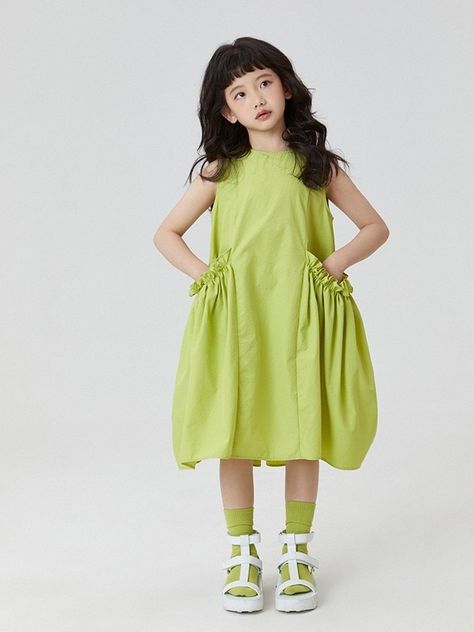 Childish Dress, Kids Frocks Design, Kids Dress Wear, Baby Clothes Patterns, Kids Frocks