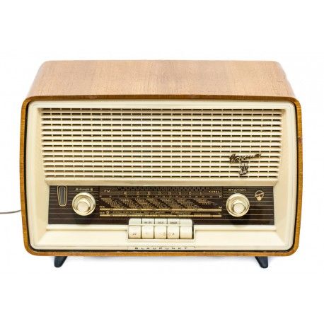 70s Radio, Beer Table, Old Radio, Retro Radios, Phone Wallpaper Boho, Shortwave Radio, Radio Vintage, Antique Aesthetic, Retro Radio