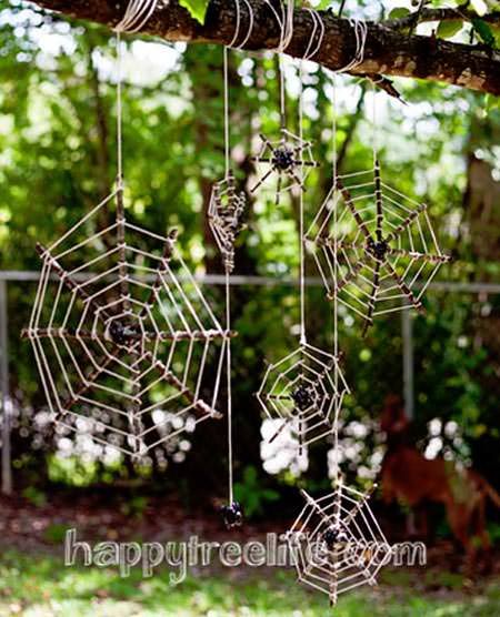 Diy Halloween Spider Web, Forest School Activities, Deco Nature, Outdoor Classroom, Halloween 1, School Garden, Spider Webs, Forest School, Nature Play