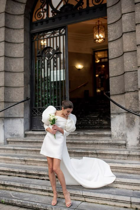 Registry Office Wedding Dress, Dune Dress, Short Wedding Dress Vintage, Puff Sleeve Wedding Dress, Registry Office Wedding, Contemporary Bride, Mini Wedding Dresses, Wedding Court, Mini Robes