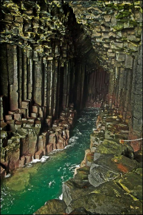 Fingals Cave, Hebrides Islands, Arched Roof, Fingal's Cave, Cave Photos, Sea Cave, West Coast Scotland, Guilin, Breathtaking Places