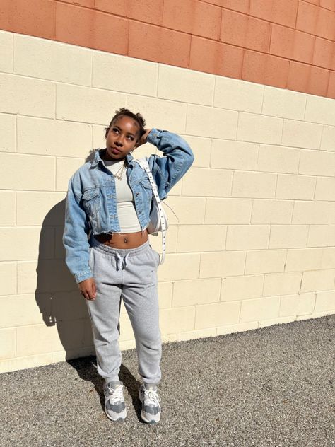 Shein Outfits With New Balance, Baddie Outfits With New Balance, New Balance Chill Outfit, Chill New Balance Outfits, Outfits To Wear With New Balance 990, Black Women New Balance Outfit, Cute New Balance Outfits, Newbalance Outfits Black Women, New Balance 990 V5 Outfit Black Women