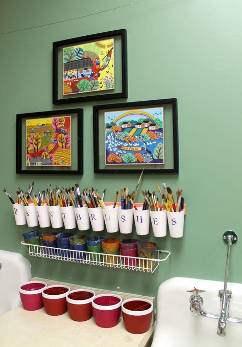 "art room" sink - Google Search.  Replace pictures with directions for washing brushes, etc. Watercolor Organization, Art Room Organization, Art Classroom Organization, معرض فني, Art Classroom Management, Classe D'art, Sink Organization, Art Classroom Decor, Art Studio Organization