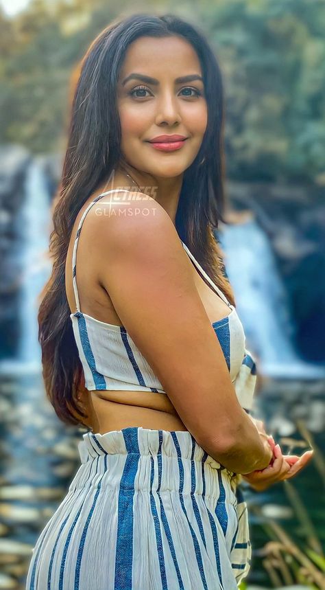 Deepika Padukone Latest, Priya Anand, All Actress, Neha Sharma, Striped Two Piece, Life Hacks Beauty, Kajal Agarwal, Hot Fitness, South Actress