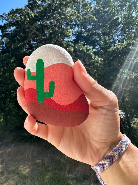 Painting Rock Ideas Aesthetic, Rick Paintings Easy, Best Rock Painting Ideas, Color Rocks Ideas, Cactus Rock Painting Ideas, Arizona Painted Rocks, Cute Things To Paint On Rocks Easy, Green Rock Painting Ideas, Painted Rocks Preppy