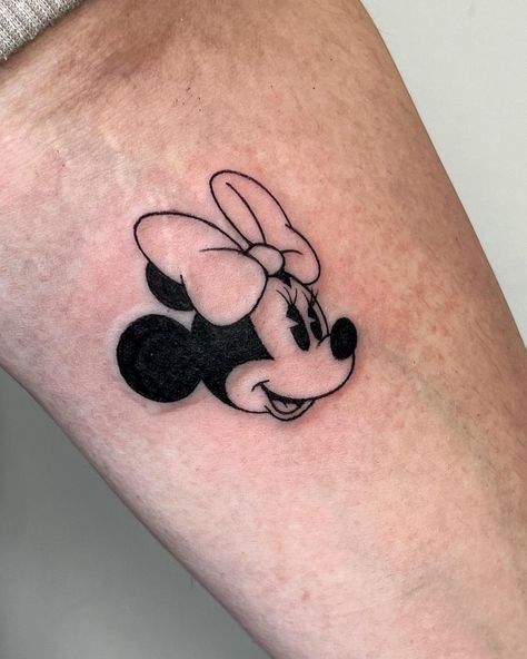 Minnie Mouse, Disney tattoo Mickey Minnie Mouse Tattoo, Minnie Mouse Outline Tattoo, Mickey Mouse Tattoo Stencil, Minnie Mouse Ears Tattoo, Minnie And Daisy Tattoo, Mini Mouse Tattoo Designs, Minnie Ears Tattoo, Minnie Mouse Bow Tattoo, Mickey Tattoo Small