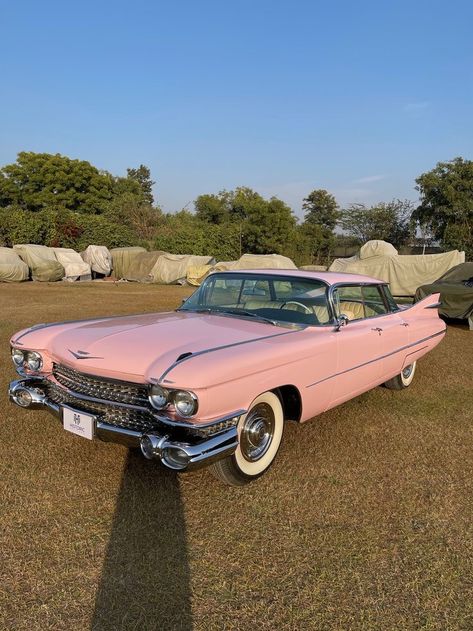 Diner Aesthetic, Cadillac Series 62, 1959 Cadillac, Inside Car, Old Vintage Cars, Vintage Sports Cars, Pink Cadillac, Car Goals, Pink Car