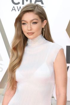 Gigi Hadid's CMA Awards Helmut Lang Dress Gigi Hadid Hair, Gigi Hadid Beauty, Gigi Hadid Looks, Iridescent Dress, Neutral Blonde, Gigi Hadid Outfits, Gigi Hadid Style, Dress Looks, Hadid Style