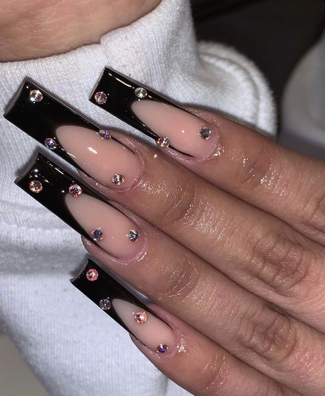 Black Nails With Gems, Plain Acrylic Nails, Big Nails, Charms Aesthetic, Aesthetic Square, Long Black Nails, Lily Nails, Quince Invitations, Nail Gems