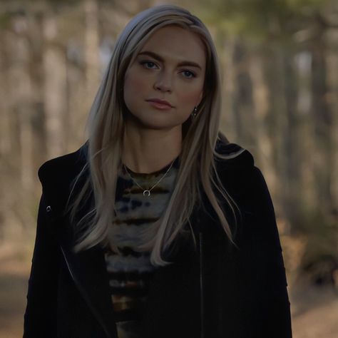 Lizzy Saltzman, Vampire Book Covers, Legacies Aesthetic, Saltzman Twins, Tvdu Characters, Jenny Boyd, Lizzie Saltzman, Daniella Rose, Character Icons