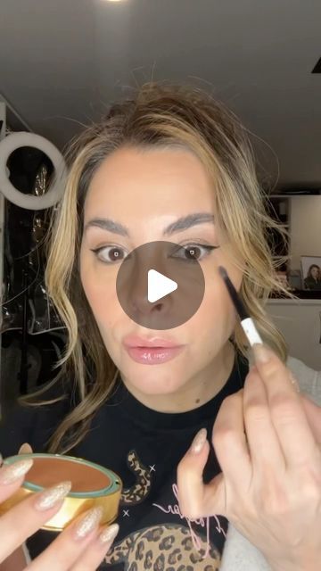 82K views · 6.8K likes | Erica Taylor on Instagram: "UPDATED EYELINER TUTORIAL Stitched 👉🏼@girlsourage #eyeliner #liquideyeliner #dosanddonts #over40 #eyelinertutorial #eyeliners #makeuphacks #makeupover40 #cateye #wingedliner" Cat Eyeliner Tutorial, Taylor Swift Eyes, Erica Taylor, Liner Tutorial, Makeup Over 40, Cat Eyeliner, Makeup Mistakes, Winged Liner, Eyeliner Tutorial