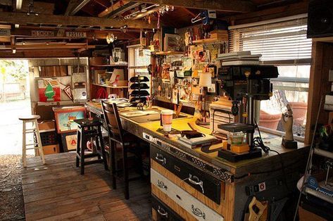 Man Cave Designs, Beautiful Garage, Garage Workshop Layout, Man Cave Shed, Man Cave Design, Garage Atelier, Ultimate Man Cave, Cool Garages, Man Cave Basement