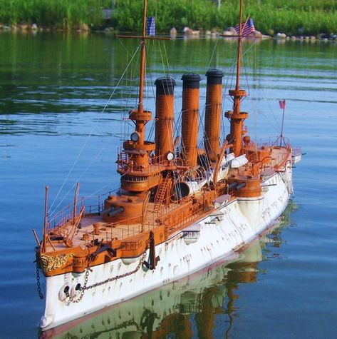 Tim Quinlan's operational scratchbuilt ships | Finescale Modeler Magazine Pre Dreadnought, Uss Iowa, Model Warships, Scale Model Ships, Toy Boats, Model Ship Building, Wooden Ship Models, Naval History, Military Diorama