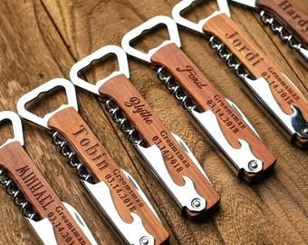 Wedding party gift | Etsy Groomsmen Proposal Gift Ideas, Groomsmen Gift Ideas, Open Wine, Wedding Party Groomsmen, Engraved Bottle Opener, Wood Bottle Opener, Groomsmen Proposal Gifts, Groomsman Proposal, Wedding Bottle Opener