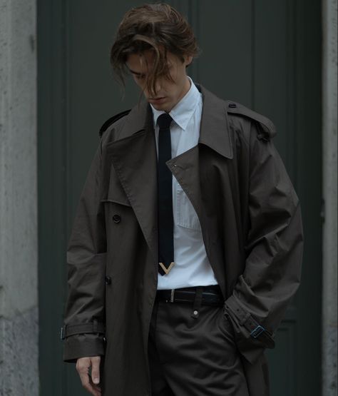 IG: @tetervinas Mens Suits Aesthetic, Dark Style Boy, Aesthetic Suit Men, Dark Outfits Men, Academia Clothing Aesthetic, Detective Outfit, Academia Aesthetic Outfit, Men Coats, Academia Outfits