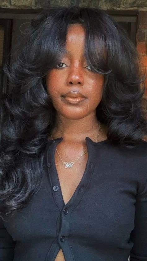 Achieve the perfect Brazilian blow out baddie hairstyle with our 360 wigs for black women. Made with high-quality Brazilian hair, our wigs offer a natural look and easy styling. #wigsforblackwomen #lacewigs #humanhairwigs 90s Bangs And Layers, Wavy Wedding Hair Black Women, 70s Inspired Black Hair, Big Hairstyles Black Women, Big Bombshell Hair, Shaggy Haircut Black Women, Black 90s Blowout Hair, Butterfly Layers Black Women, Bombshell Hair With Bangs