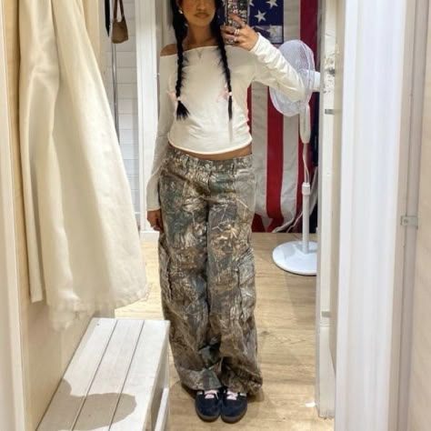 Freshlove Clothing, Trip Pants Outfit, White Lace Long Sleeve Top Outfit, West Coast Outfits Style, Cool Rainy Day Outfit, Camo Tshirt Outfit, Warm Day Outfit, Calm Luh Fit, How To Style Camo Pants