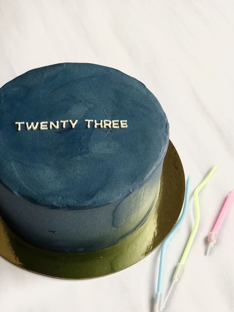 Cakes For Men 26th Birthday, Minimalistic Birthday Cakes Aesthetic, Mens 23rd Birthday Cake, Birthday Cake Ideas For Men Simple, Mini Cakes Ideas For Men, Idea Cake For Men, Hbd Cake Design, 26th Birthday Party Ideas For Him, Cake Ideas 23rd Birthday