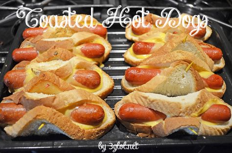 Oven Hot Dogs, Baked Hot Dogs, Easy To Cook Recipes, Cheesy Ranch, Toast In The Oven, Beef Hot Dogs, Hot Dog Recipes, Cook Recipes, Burger Buns