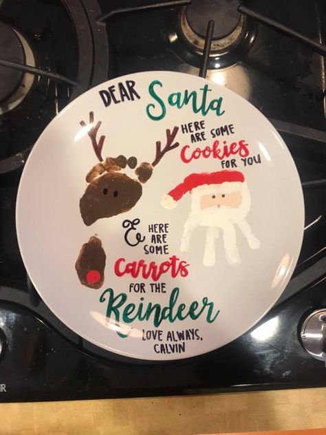 Diy Santa Plate Kids, Christmas Cookie Plate Diy Kids, Santas Cookie Plate Diy, Christmas Plates Kids, Handprint Plate, Diy Christmas Plate, Christmas Footprint, Xmas Plates, Baby Christmas Crafts