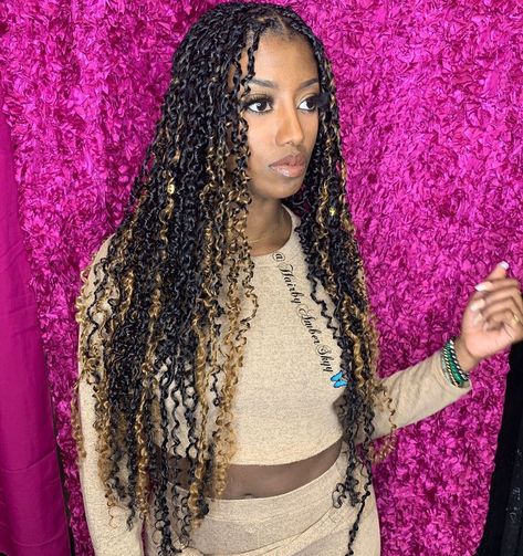 Brown And Blonde Passion Twists, Micro Braids Hairstyles, Braids With Shaved Sides, Passion Twists, Braid Inspiration, Braids Hairstyles Pictures, Natural Hair Twists, Quick Braided Hairstyles, Twist Braid Hairstyles