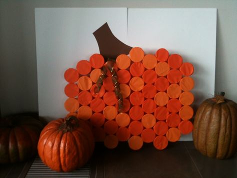 Pumpkin Punch It! Great alternative to piñata. Plastic dollar store cups stuffed with goodies and covered with orange tissue paper. Mount to foam board with hot glue gun. Make stem with construction paper and ribbon. Pumpkin Punch, Halloween Pinata, Orange Tissue Paper, Room Mom, Mystery Party, Punch Board, Construction Paper, Glue Gun, Hot Glue Gun