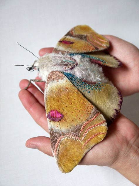 ! ! !/// Fabric sculpture Large moth textile art by irohandbags on Etsy Moth Sculpture, Tovad Ull, Fiber Sculpture, Handmade Textiles, 자수 디자인, Art Textile, Soft Sculpture, 귀여운 동물, Fabric Art