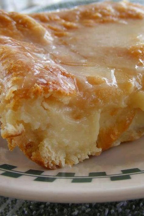 Cheese Danish Breakfast Pastries Easy, Easy Breakfast Cheese Danish, Cheese Crescent Roll Recipes, Breakfast Cheese Danish, Easy Yummy Breakfast, Crescent Roll Breakfast Recipes, Danish Recipes, Cheese Danish Recipe, Danish Recipe