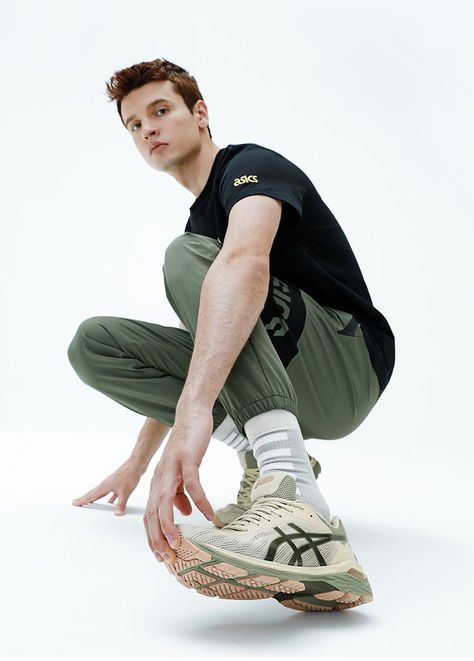 Low Angle Fashion Photography, Shoe Pose Reference, Photoshoot Shoes Ideas, Sporty Pose Reference, Shoes Pose Reference, Shoe Modeling Poses, Dynamic Poses Men, Sneaker Poses, Male Action Poses