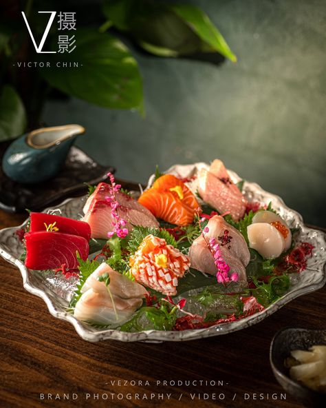 Sushi Mastro Nikkei 🇲🇾📸 Shooting “Delicious Japanese Cuisine” Today! 🎏 Food Photography Results | Japanese Cuisine Special “Enjoy the flavors, savor the taste.” The quality of the photography is at your fingertips☝️. This time, the theme combines dark green and wood brown tones🪵. Japanese cuisine emphasizes the freshness of seafood or marine products🎏. The transparency and vibrant colors in the photos showcase the freshness of the dishes🍣. Interested in menu photography? .. Sushi Mastro... Sushi Food Photography, Menu Photography, Japanese Food Photography, Profile Ig, Professional Food Photography, Japanese Concept, Photography Commercial, Sushi Recipes, Food Concept