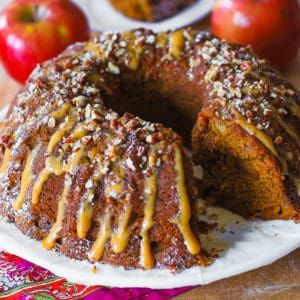 Apple Pumpkin Bundt Cake - Julia's Album Pumpkin Bundt, Apple Bundt Cake, Apple Pumpkin, Pumpkin Bundt Cake, Pumpkin Recipes Dessert, Fall Cakes, Apple Cake Recipes, Pumpkin Apple, Pumpkin Pecan