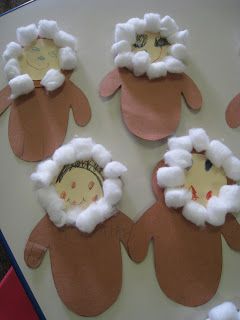 Mrs. Russell's Class: Eskimos, anyone? Winter Crafts For Toddlers, Prek Crafts, Winter Crafts Preschool, Toddler Teacher, January Crafts, Fox Crafts, Winter Classroom, Winter Preschool