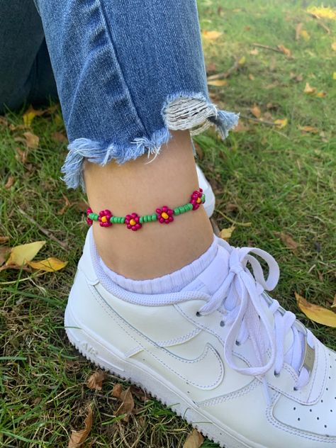 Seed Bead Flower, Pop Jewelry, Ankle Bracelets Diy, Seed Bead Flowers, Beaded Ankle Bracelets, Handmade Friendship Bracelets, Bead Flower, Beaded Ankle, Beaded Earrings Diy