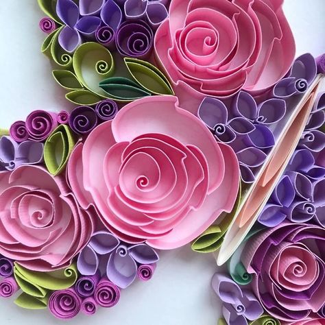 Quilled Roses, Quilling Paper Art, Diy Quilling Crafts, Arte Quilling, Paper Quilling For Beginners, Paper Quilling Flowers, Quilling Work, Art Quilling, Paper Quilling Patterns