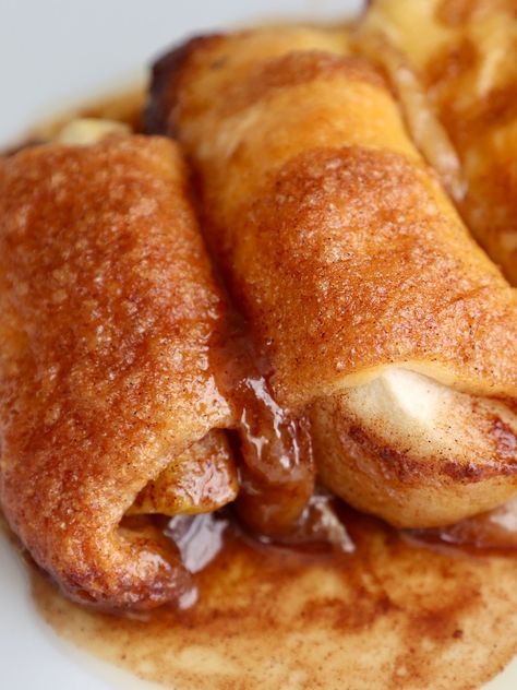 Easy Apple Crescent Dumplings with Sprite - Grace Like Rain Blog Crescent Dumplings, Crescent Roll Apple Pie, Sprite Recipe, Apple Crescent, Apple Crescent Rolls, Quick Sweets, Cinnamon Sauce, Crescent Roll Recipes Dessert, Crescent Roll Apple Dumplings