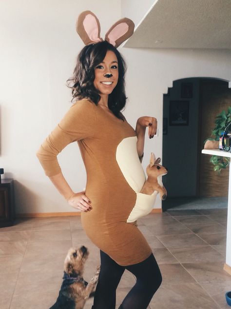 My DIY maternity costume.  Kangaroo Halloween Costumes Pregnant Women, Kangaroo Costume, Pregnancy Costumes, Halloween Pregnancy Announcement, Pregnant Halloween Costumes, Costume Carnaval, Pregnant Halloween, Hallowen Costume, Diy Kostüm