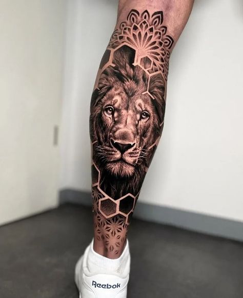 Lion Leg Tattoo, Lion Tattoo Ideas, Tattoo Bras Homme, Geometric Wolf Tattoo, Lion Forearm Tattoos, Geometric Lion Tattoo, Best Leg Tattoos, Full Leg Tattoos, Lion Tattoos