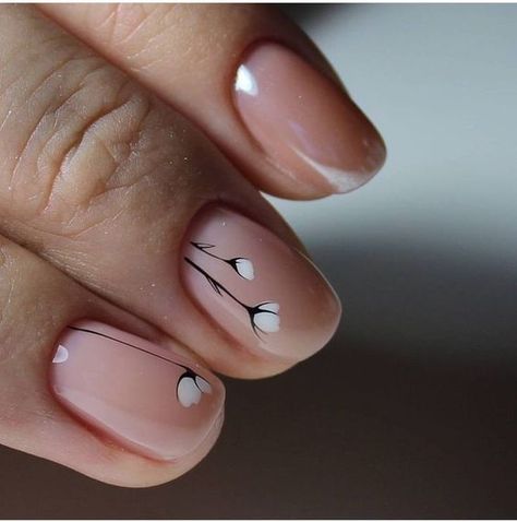 The Pinnacle of Elegance: Wedding Guest Nail Trends for 2024 Milky Nails, Smink Inspiration, Minimal Nails, Her Nails, Casual Nails, Nails Polish, Neutral Nails, Orange Nails, Floral Nails