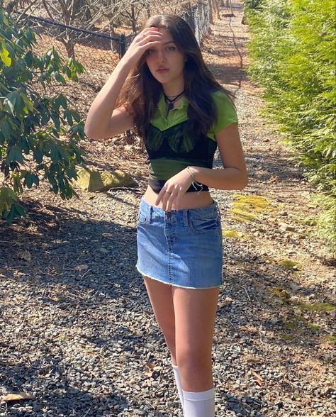 Long Nike Socks Outfit, Long Nike Socks, Y2k Mini Skirt Outfit, Nike Socks Outfit, Denim Skirt Outfit Summer, Demin Skirt Outfit, Green Skirt Outfits, Green Top Outfit, Camisole Outfit