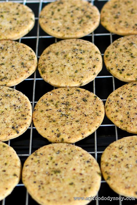 Salt, Pepper & Rosemary Cheese Crackers | www.myfoododyssey.com Rosemary Cheese Crackers, Crackers For Cheese Board, Pepper Dessert, Fancy Crackers, Savory Crackers Recipe, Cheese Crackers Recipe, Savory Cookies, Cheese Cracker Recipe, Homemade Crackers Recipe