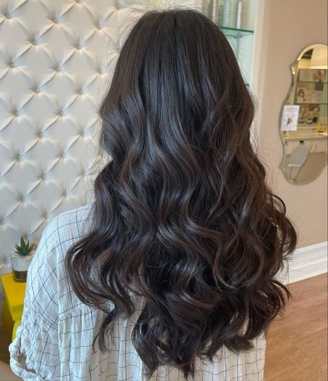 Curled Prom Hair, Simpul Dasi, Blowout Curls, Loose Curls Hairstyles, Shag Cut, Long Shag, Simple Prom Hair, Curls For Long Hair, Blow Dry Hair