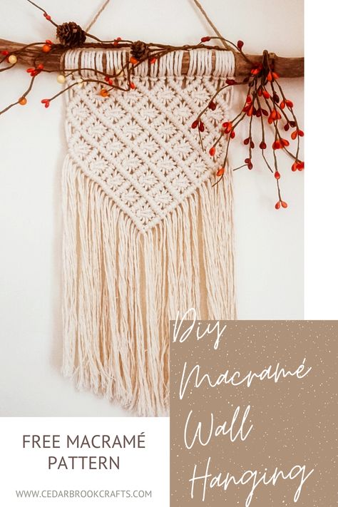 Easy Small Macrame Wall Hanging, Small Macrame Wall Hanging Pattern, Quick Macrame Projects, Simple Macrame Wall Hanging Diy, Free Macrame Patterns Wall Hangings, Small Macrame Wall Hanging Tutorial, Macrame Projects Free Pattern, Macrame Free Patterns, Diy Macrame Wall Hanging Beginner