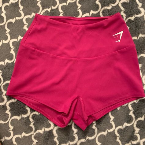 Nwot Size Small Pink Gymshark Training Shorts Great Material And Very Soft! Gymshark Spandex Shorts, Pink Under Armour Shorts, Gym Shark Set, Gym Shark Shorts, Red Spandex Shorts, Discipline Life, Lulu Tops, Pink Gymshark, Gymshark Outfit