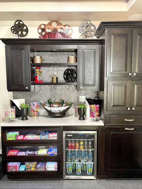 Home Theater Concession Bar Media Room Dry Bar, Movie Theater Snack Bar Ideas, Home Movie Theater Concession Stand, Concession Stand Home Theater, Snack Bar For Movie Room, Snack Bar In Kitchen, Basement Concession Bar, Home Theatre Snack Station, Theater Room Concession Stand