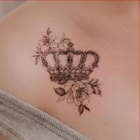 Unveiling the Crown: 20 Empowering Queen Tattoo Designs for Women in 2024 - Embrace Your Regality Tatoo Crown, Small Crown Tattoo, Crown Tattoos For Women, Crown Tattoos, Crown Tattoo Design, King Tattoos, Queen Tattoo, Парные Тату, Tatuaje A Color