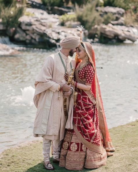 Bride And Groom Indian Wedding Outfit Red, Royal Brides Indian, Couple Outfits Indian, Mrg Photography, Marriage Quotes Short, Best Marriage Quotes, Lengha Wedding, Indian Bridal Wear Red, Groom Colours