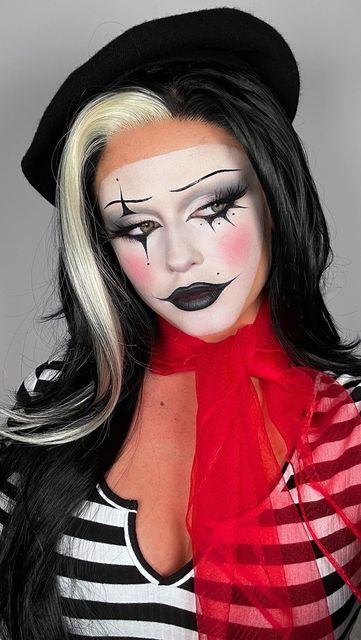 Mime Eye Makeup, Aesthetic Mime Makeup, Cool Makeup Costumes, Ringleader Makeup Halloween, Mime Costume Halloween, Halloween Costumes Mime, Sweet Clown Makeup, Glam Clown Costume, Creepy Mime Makeup